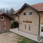 Сasa de vacaciones Va Vikendica *
