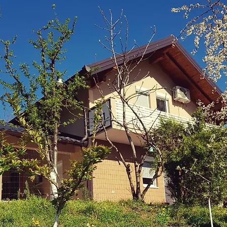 Va Vikendica Сasa de vacaciones *