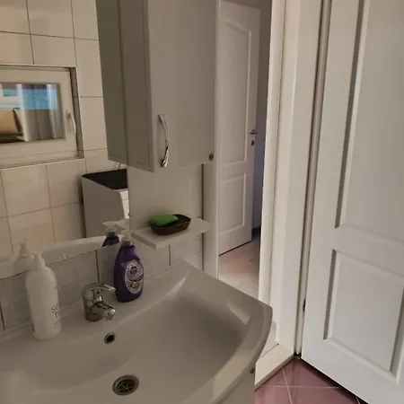 Va Vikendica Holiday home *