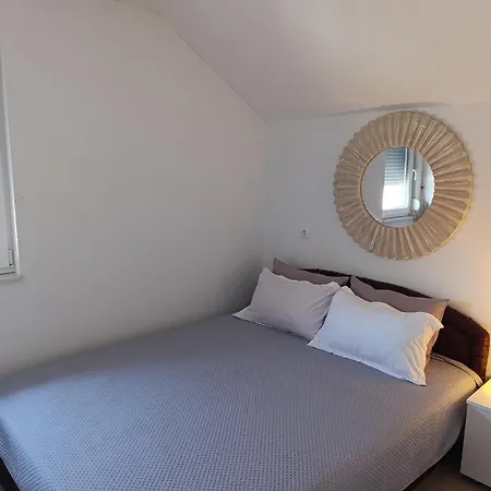 Va Vikendica Semesterbostad Tesanj