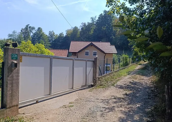 Semesterbostad Va Vikendica Tesanj